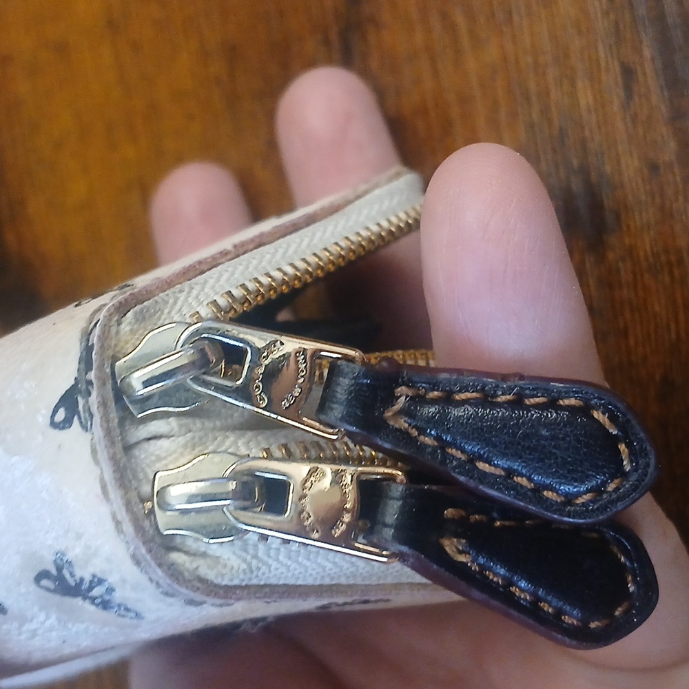 Project Wallet Re Paint Coach Cream and Black Butterfly Wallet - Picture 5 of 9